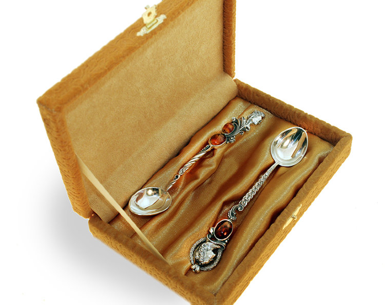 Набор серебряных ложек с янтарем ПЕТР И ЕКАТЕРИНА AZJ-HD8-93-83