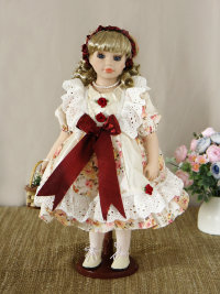 Кукла фарфоровая на подставке YF-161197