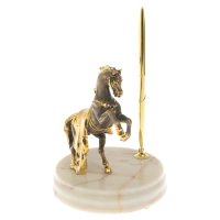 Статуэтка КОНЬ С ПОПОНОЙ с подставкой для ручки из мрамора 072-130529