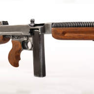 Макет. Автомат ТОМСОНА M1A1 армия США, состаренный (Макет, ММГ) DE-2093 - Макет. Автомат ТОМСОНА M1A1 армия США, состаренный (Макет, ММГ) DE-2093