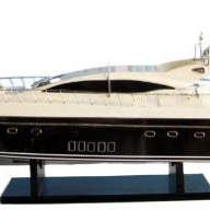 Модель яхты MANGUSTA 108 Black Hull SB0042PB - Модель яхты MANGUSTA 108 Black Hull SB0042PB